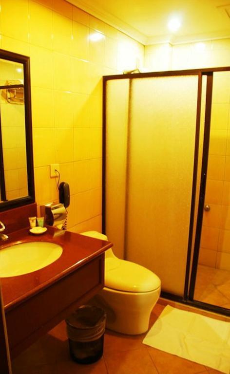 Grand Regal Hotel Bacolod Szoba fotó