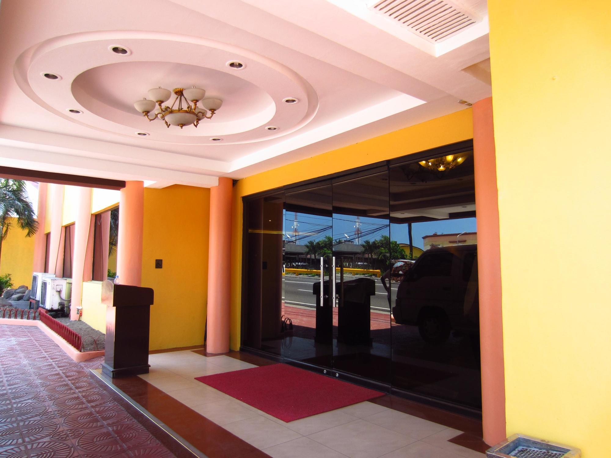 Grand Regal Hotel Bacolod Kültér fotó