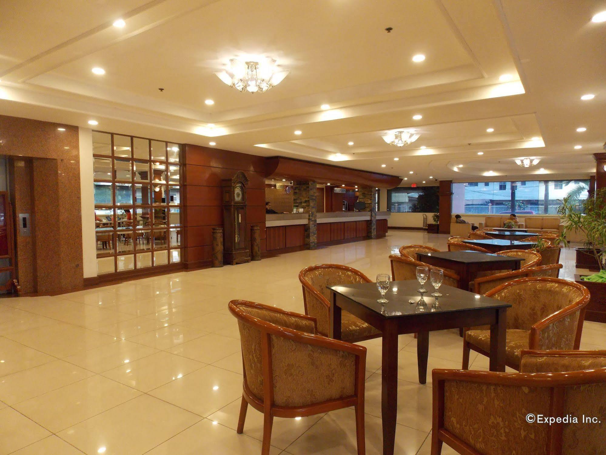 Grand Regal Hotel Bacolod Kültér fotó