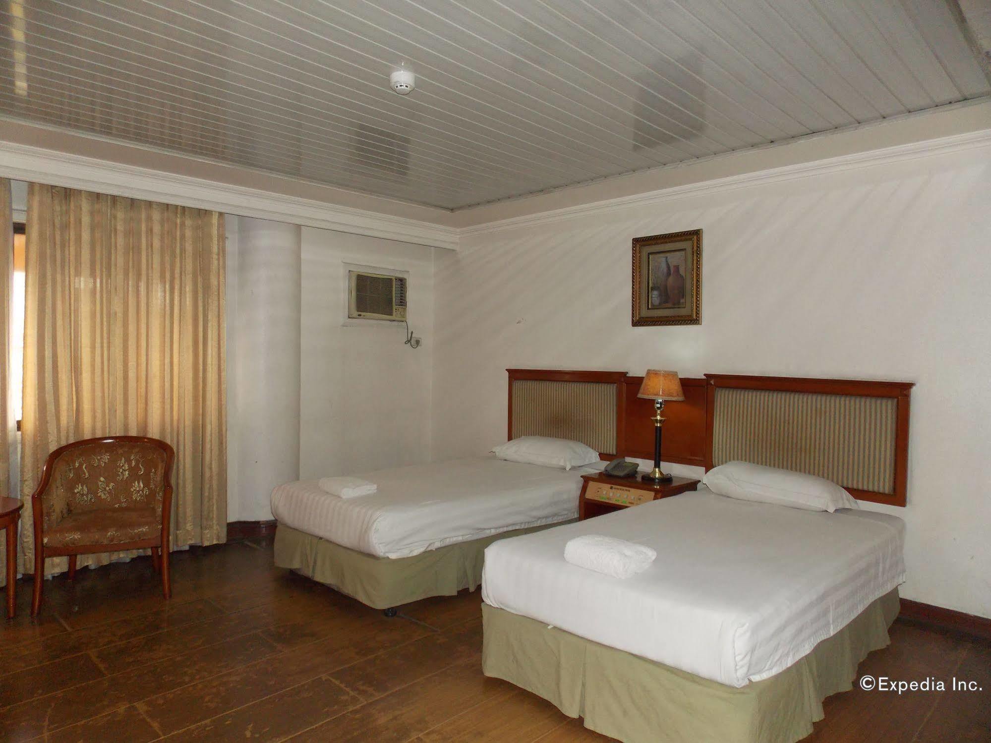 Grand Regal Hotel Bacolod Kültér fotó