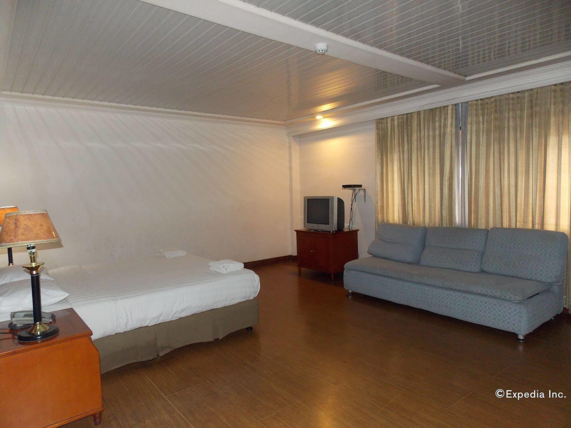 Grand Regal Hotel Bacolod Kültér fotó