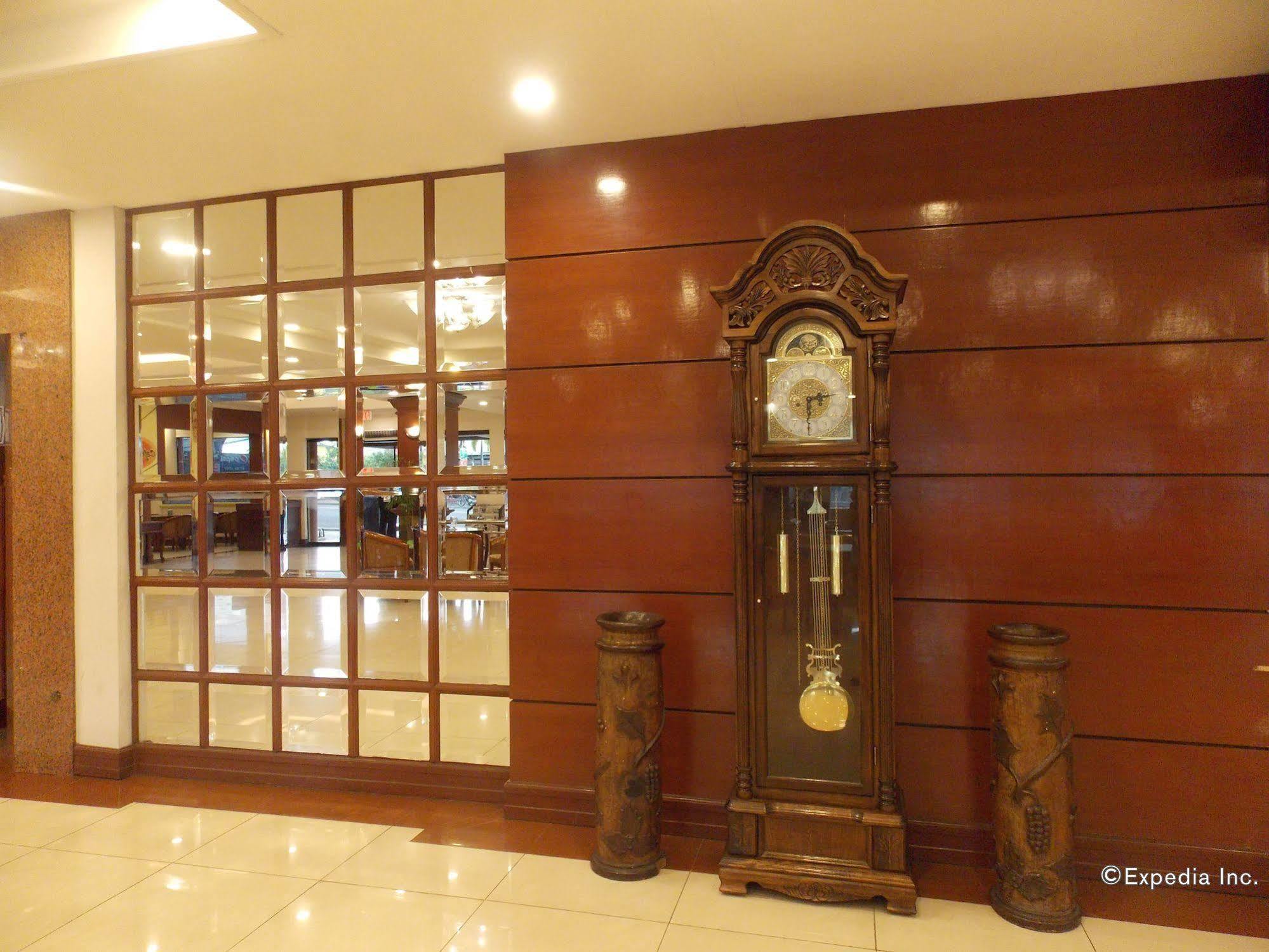 Grand Regal Hotel Bacolod Kültér fotó