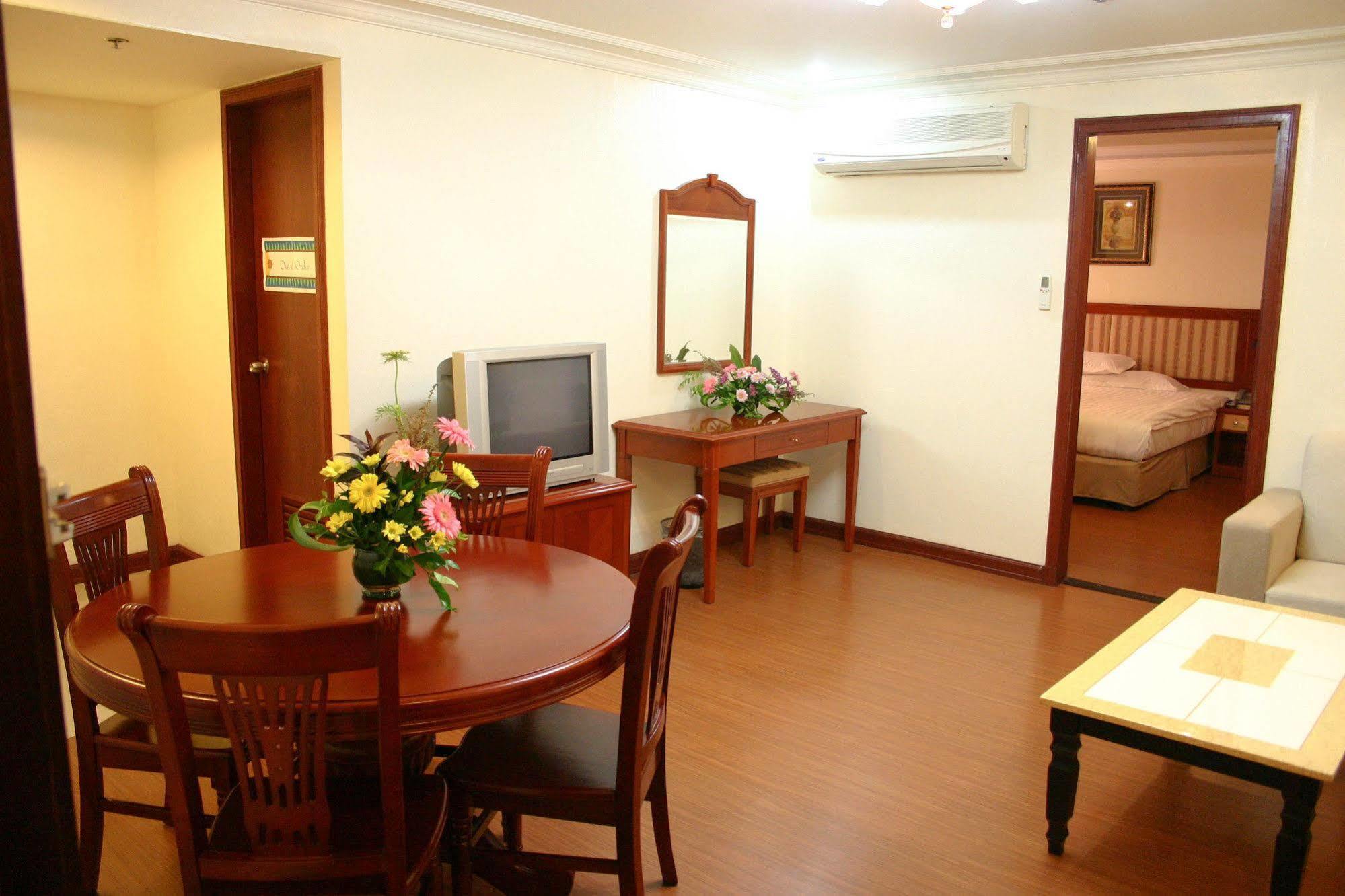Grand Regal Hotel Bacolod Kültér fotó