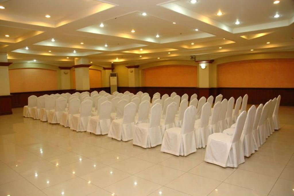 Grand Regal Hotel Bacolod Kültér fotó
