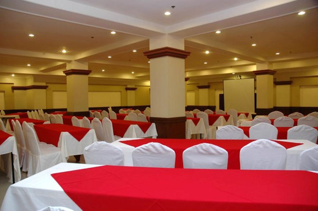 Grand Regal Hotel Bacolod Kültér fotó