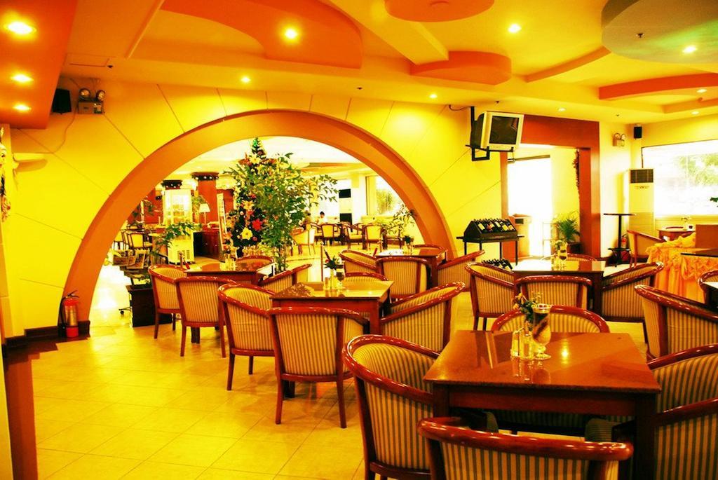 Grand Regal Hotel Bacolod Kültér fotó