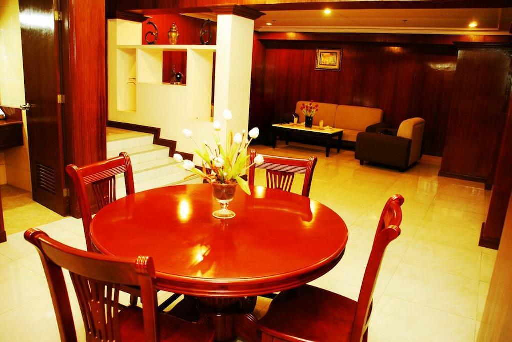 Grand Regal Hotel Bacolod Kültér fotó
